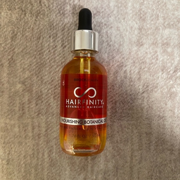 HAIRFINITY Nourishing
Botanical Oil - Picture 2 of 3
